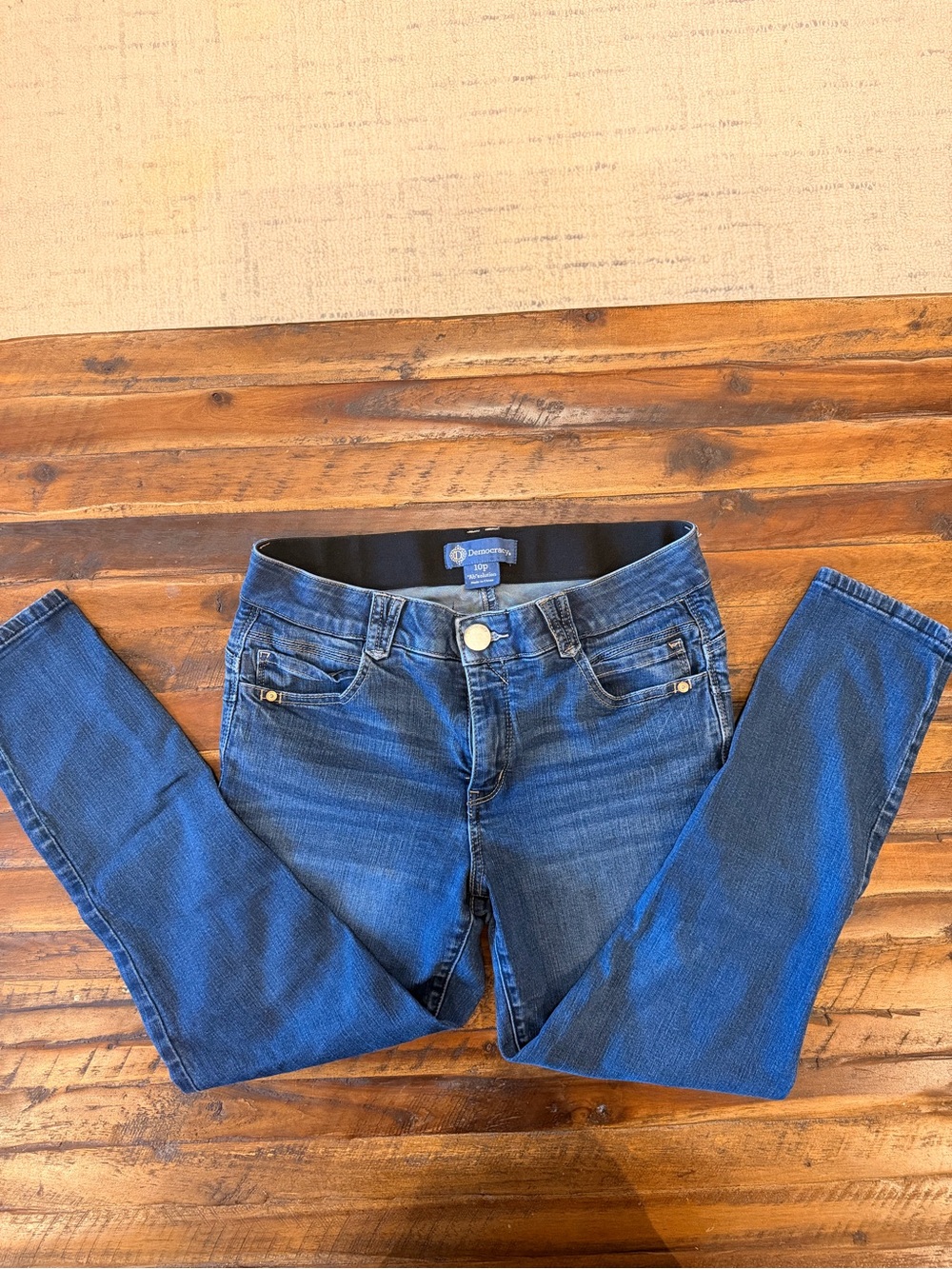 Democracy Women's Jeans in Blue Wash